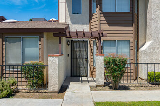 4600 Beechwood St in Bakersfield, CA - Building Photo - Building Photo