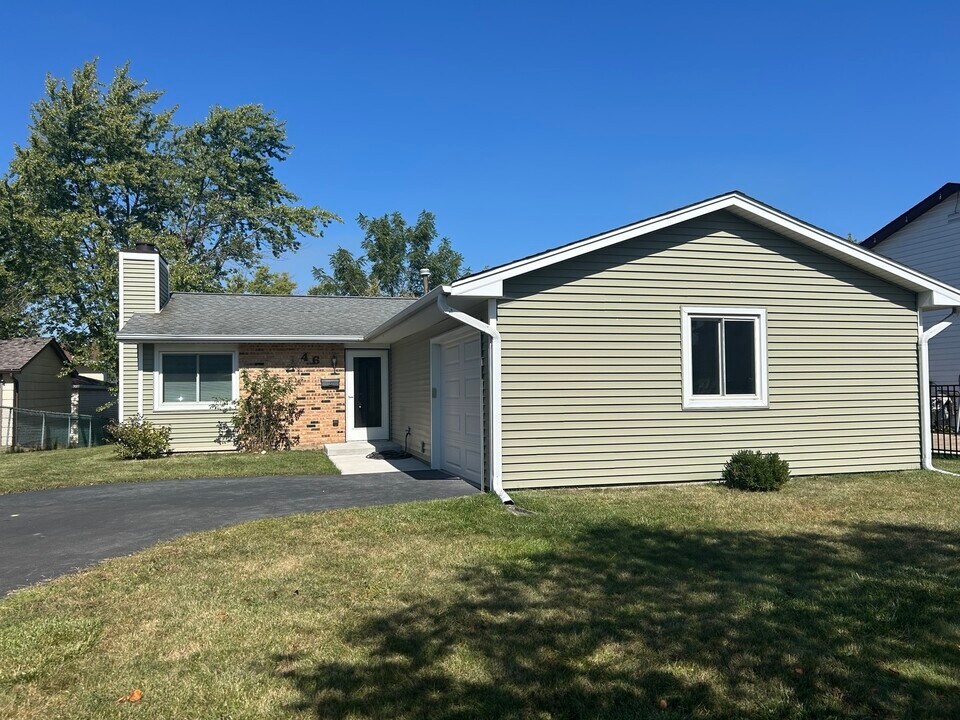 46 W Drummond Ave in Glendale Heights, IL - Building Photo