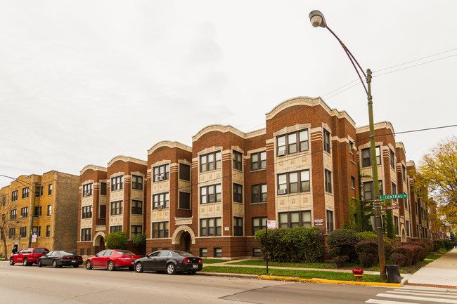 Central Pine in Chicago, IL - Building Photo - Building Photo