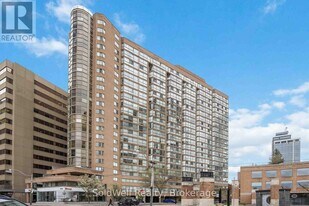 1055 Bay St. in Toronto, ON - Building Photo