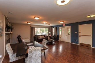 Knoll Ridge Townhomes in Indianapolis, IN - Foto de edificio - Building Photo