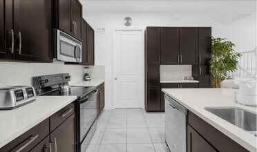 450 Captiva Dr in Davenport, FL - Building Photo - Building Photo