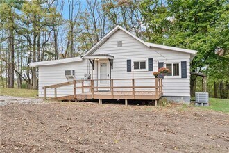 127 Magill Rd in Zelienople, PA - Building Photo - Building Photo