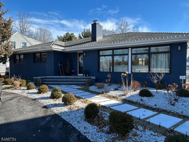 property at 126 Riverside Ave