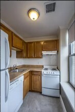 1126 Boylston St, Unit 303 in Boston, MA - Foto de edificio - Building Photo