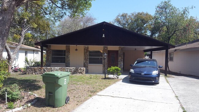 7111 N 9th St in Tampa, FL - Building Photo - Building Photo