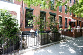 534 Clinton St in Brooklyn, NY - Building Photo - Building Photo