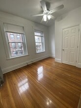 128 Hemenway St, Unit 23 in Boston, MA - Building Photo - Building Photo