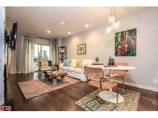 141 S Clark Dr, Unit 424 in West Hollywood, CA - Building Photo - Building Photo