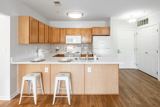 Rollins Ridge in Rockville, MD - Foto de edificio - Interior Photo