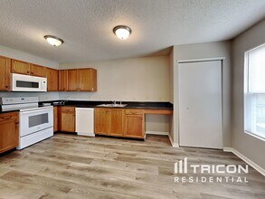 8540 Bluff Point Way in Indianapolis, IN - Building Photo - Building Photo