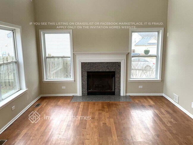 621 Lake Plumleigh Way in Algonquin, IL - Building Photo - Building Photo