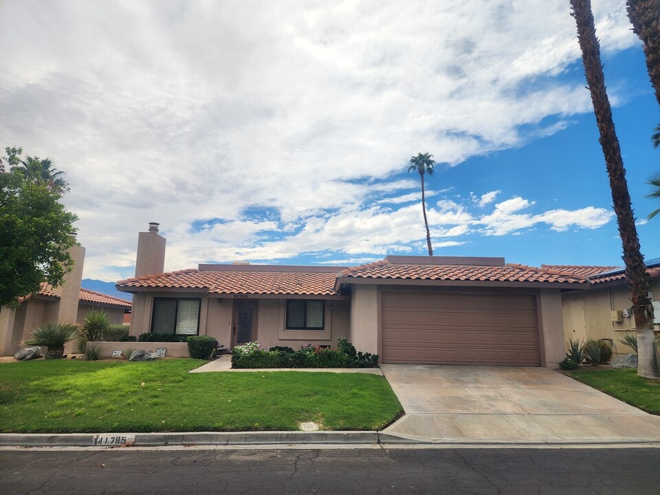 41785 Largo, Unit 69J in Palm Desert, CA - Building Photo
