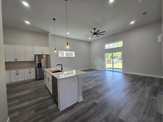 6548 NW 109th Pl in Alachua, FL - Building Photo - Building Photo