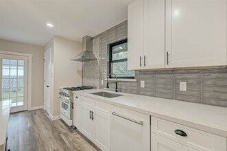 2111 Nina Lee Ln in Houston, TX - Building Photo - Building Photo