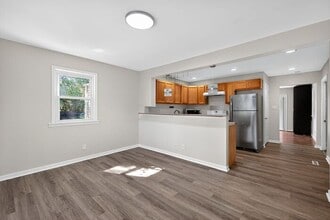 9621 Narragansett Pkwy in College Park, MD - Building Photo - Building Photo