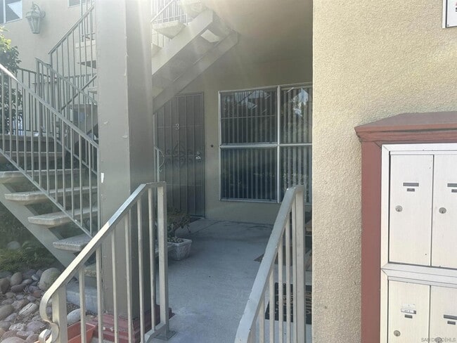 4174 Monroe Ave, Unit 7 in San Diego, CA - Building Photo - Building Photo