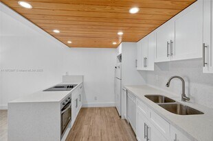 6667 Miller Dr in Miami, FL - Building Photo