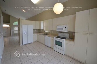 15860 NW 14th Rd in Pembroke Pines, FL - Foto de edificio - Building Photo