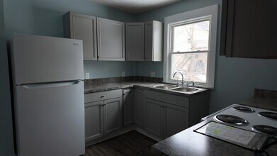 422 Downing Pl in Akron, OH - Building Photo - Building Photo