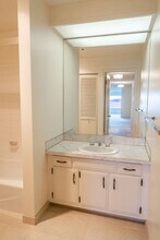 1140 Alki Ave SW in Seattle, WA - Building Photo - Building Photo