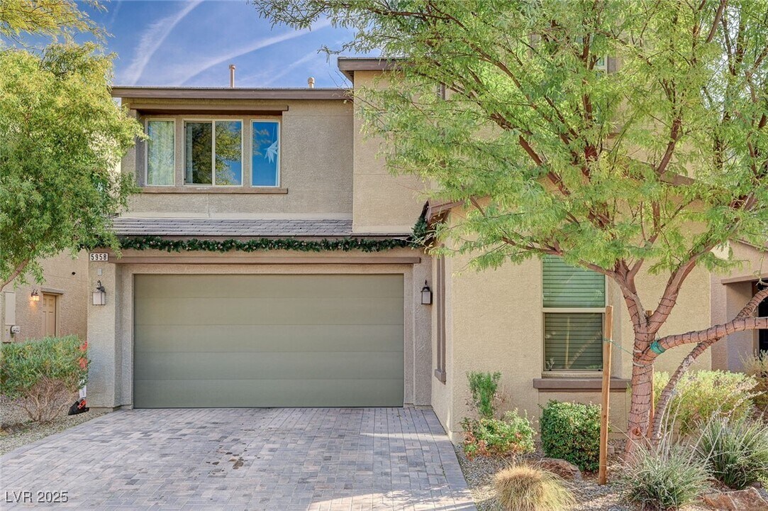5958 Smith Valley Rd in Las Vegas, NV - Building Photo