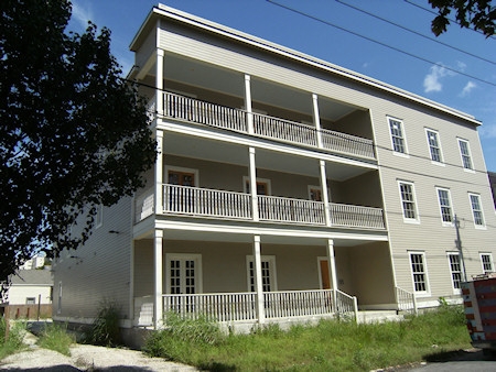 1633 First St in New Orleans, LA - Building Photo