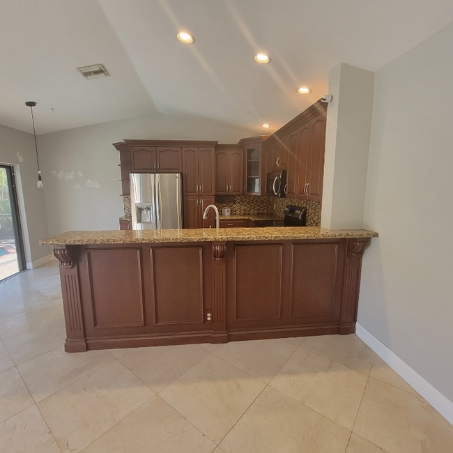 5380 NW 64th Way in Coral Springs, FL - Building Photo - Building Photo