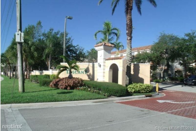 705 SW 148th Ave-Unit -Apt 203 in Davie, FL - Building Photo