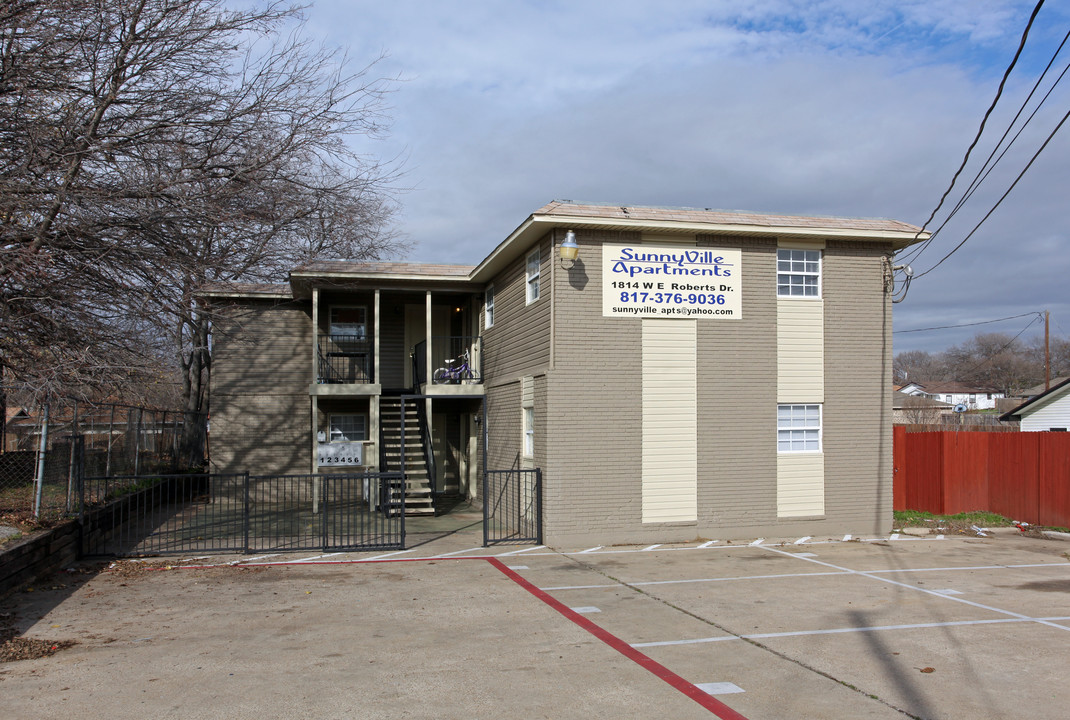 SunnyVille Apartments in Grand Prairie, TX - Foto de edificio