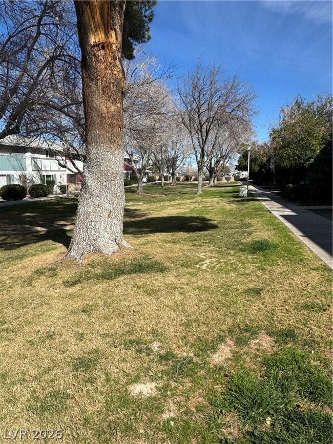 508 Greenbriar Townhouse Way in Las Vegas, NV - Building Photo - Building Photo