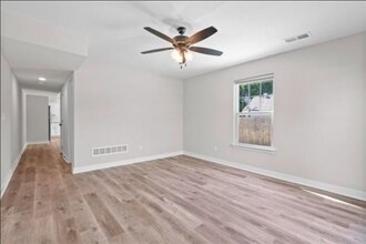 156 SW 8th St in Blue Springs, MO - Building Photo - Building Photo