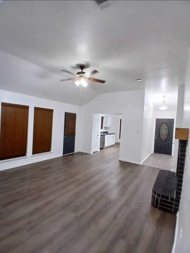 5326 Raven Row in Dallas, TX - Building Photo - Building Photo