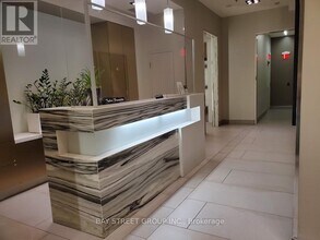 400 Wellington St W in Toronto, ON - Building Photo - Building Photo