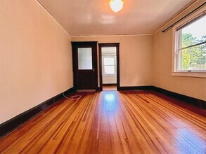 26 N Eckar St in Irvington, NY - Building Photo - Building Photo