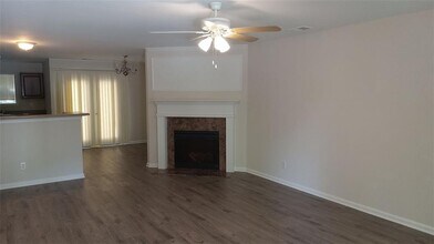 755 Crestwell Cir in Atlanta, GA - Building Photo - Building Photo