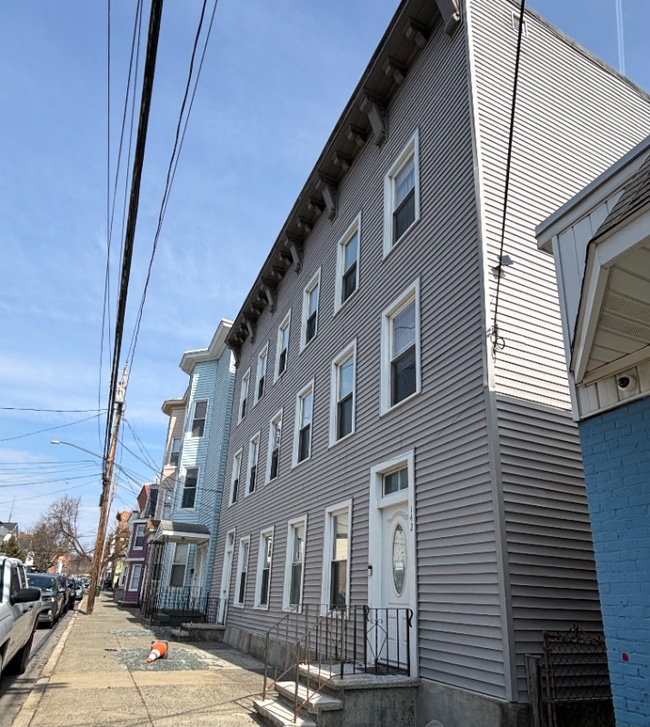 140-142 Congress St in Cohoes, NY - Building Photo - Building Photo
