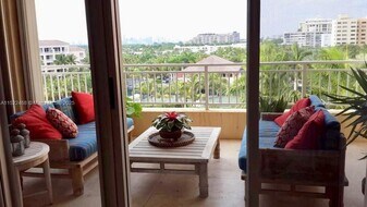 765 Crandon Blvd in Key Biscayne, FL - Building Photo