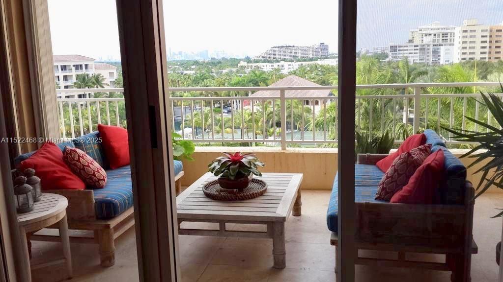 765 Crandon Blvd in Key Biscayne, FL - Building Photo