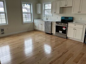 90 Elm St in Keene, NH - Building Photo