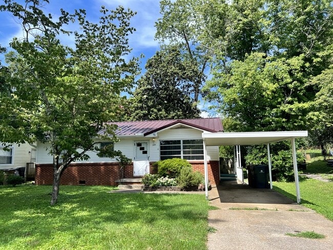 property at 1125 E Moody Ave