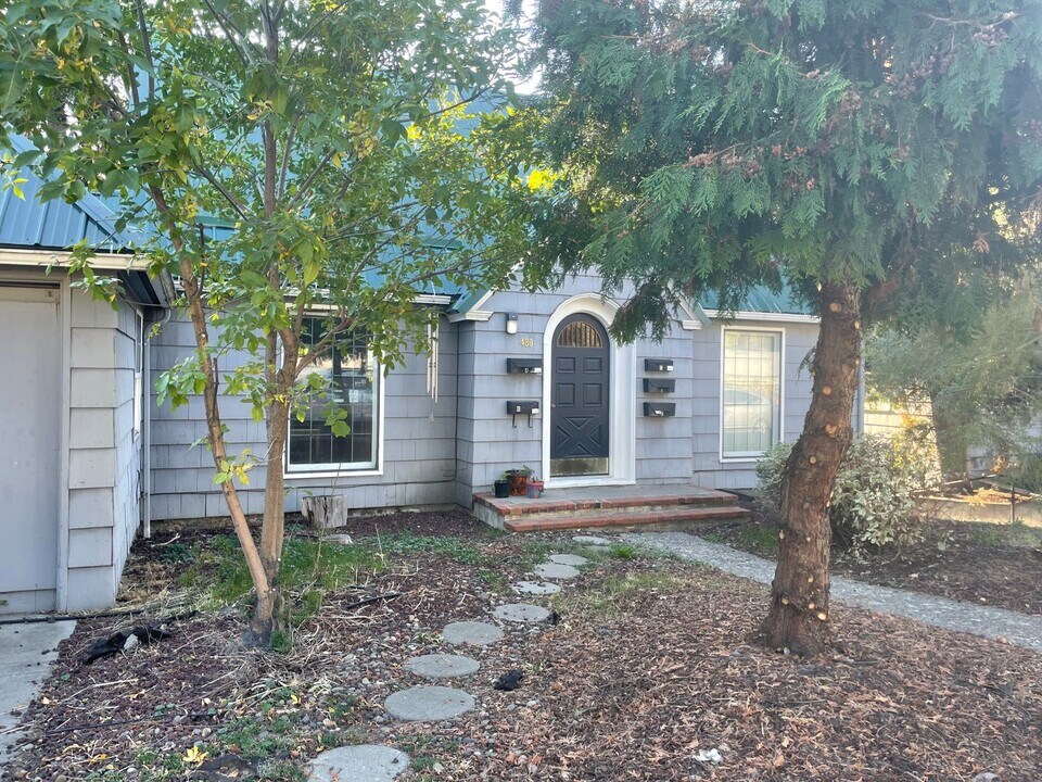 480 NE Maiden Ln in Pullman, WA - Building Photo