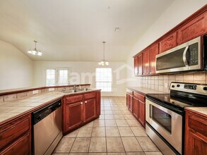 4129 Queens Dr in Moore, OK - Building Photo - Building Photo