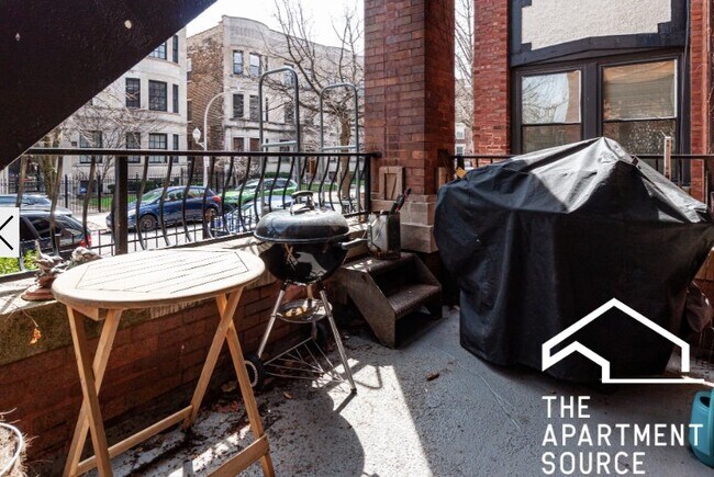 908 W Belle Plaine Ave, Unit 1 in Chicago, IL - Building Photo - Building Photo