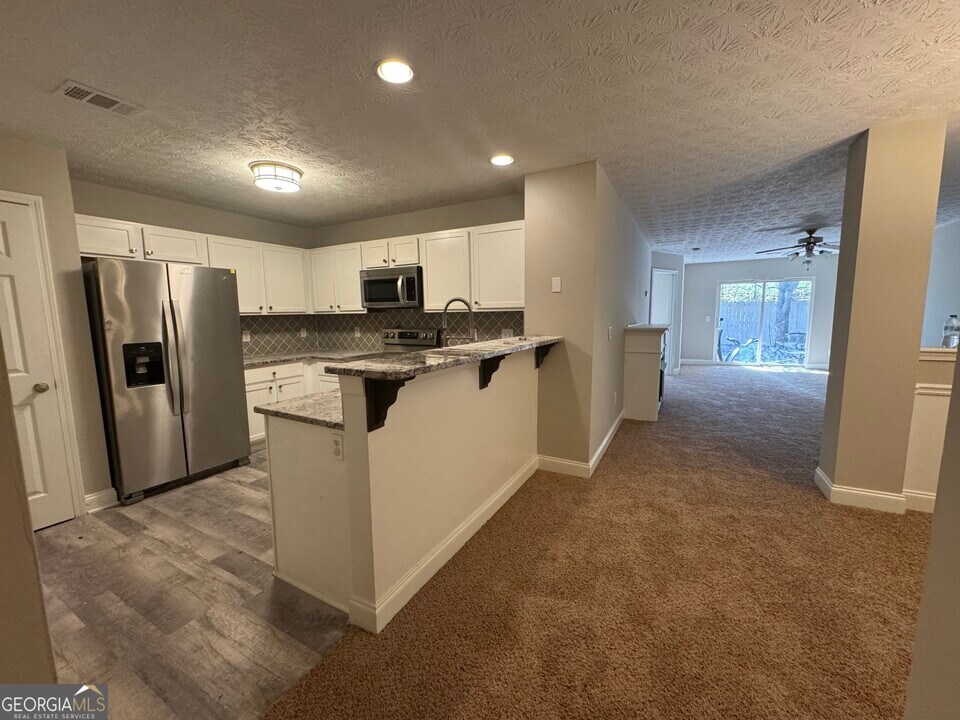 222 Tara Commons Dr in Loganville, GA - Building Photo