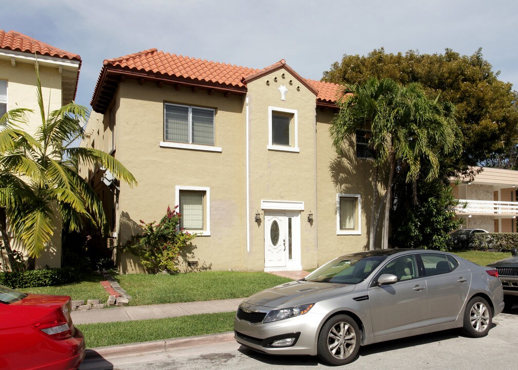 115 Menores Ave in Coral Gables, FL - Foto de edificio