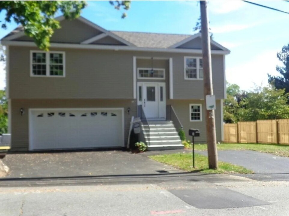 71 Westborough St in Worcester, MA - Building Photo