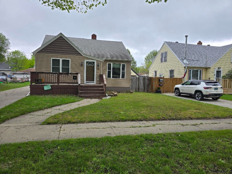 713 Oak St in Grand Forks, ND - Building Photo