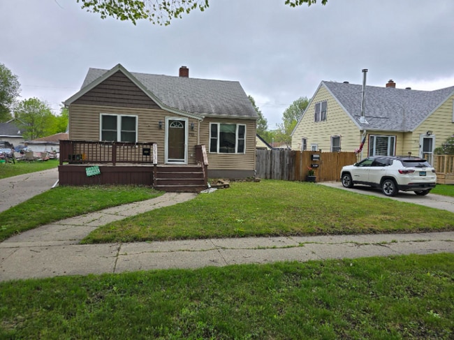 property at 713 Oak St