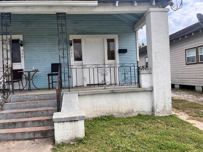 925 Fats Domino Ave in New Orleans, LA - Building Photo - Building Photo